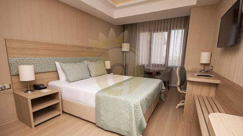 Hotel Golden Way Giyimkent Istanbul Bagian luar foto