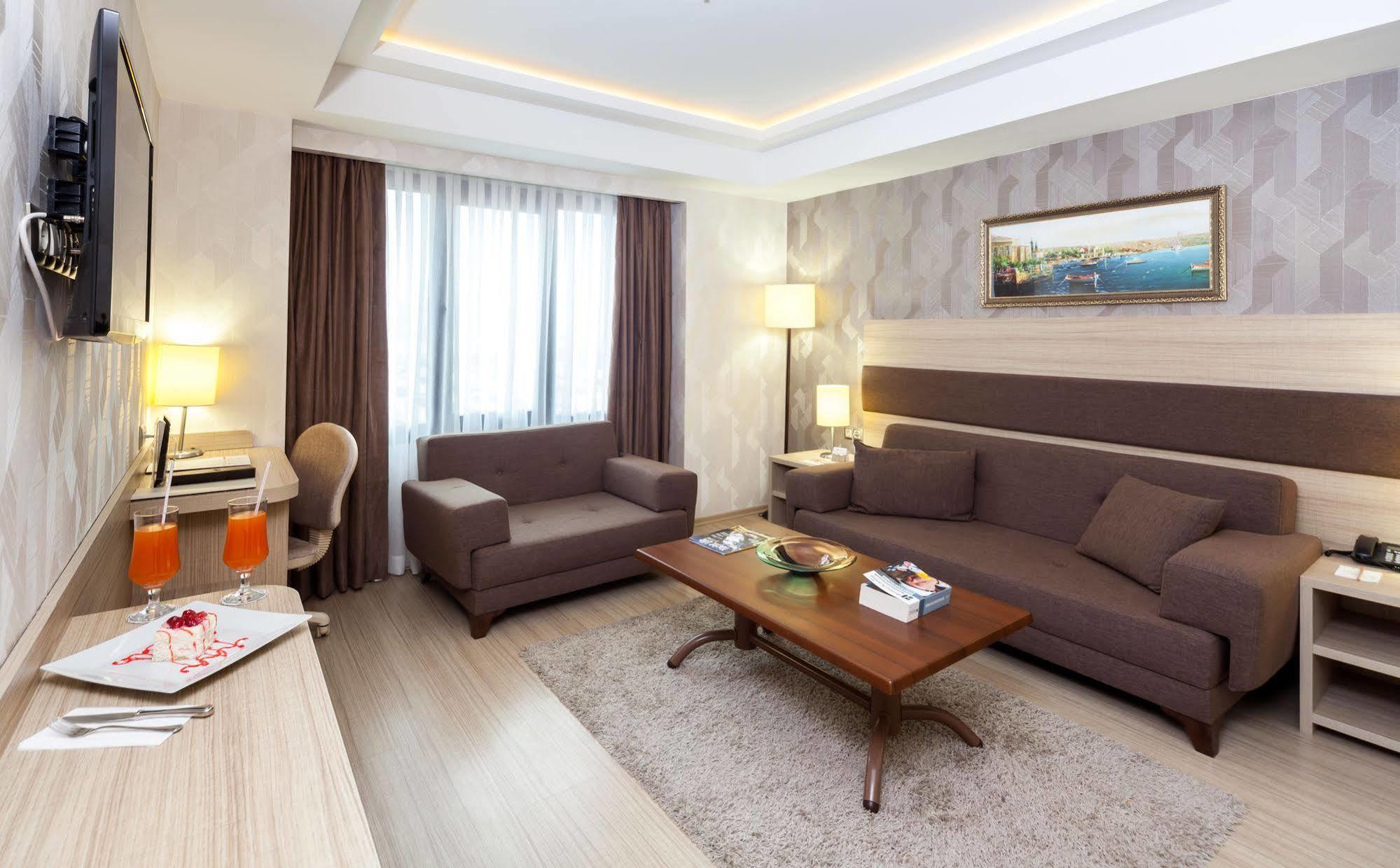 Hotel Golden Way Giyimkent Istanbul Bagian luar foto